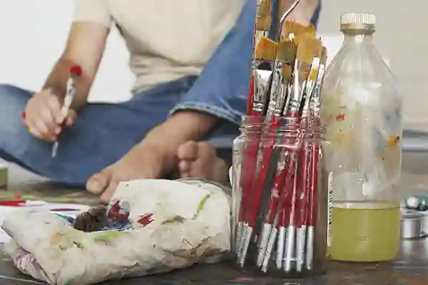 everything you need to know about lacquer thinner